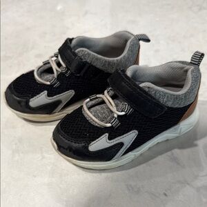 Osh Kosh B’Gosh Black and Gray 👟 Sneakera